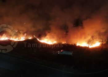 Controla Protección Civil aparatoso incendio en la capital