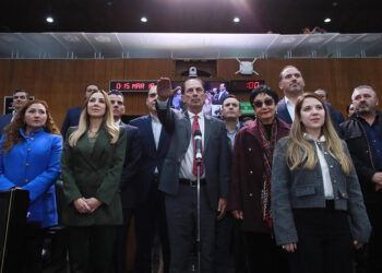 Designa Congreso a Javier Flores como fiscal general