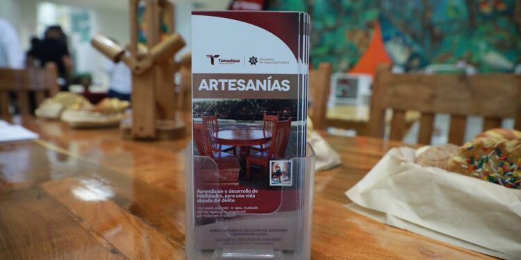 Venden en el Congreso productos de personas privadas de su libertad