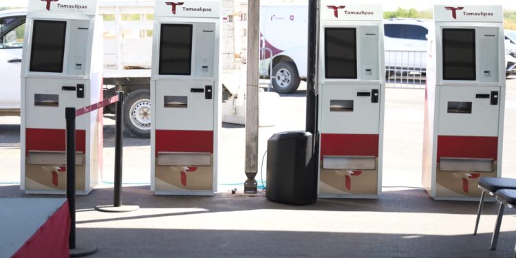 Avanza Tamaulipas en modernización de servicios públicos con entrega de cajeros expendedores de actas