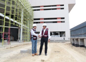 Constatan Américo Villarreal y Martí Batres obra del nuevo hospital del ISSSTE en Tampico