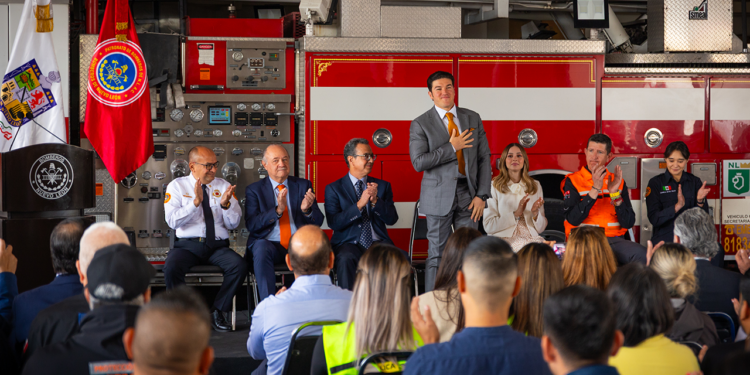 Incrementa Gobernador a 50 millones de pesos recursos para Bomberos de Nuevo León