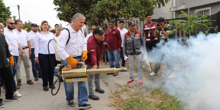 Intensifica Salud estrategia de eliminación de criaderos y plan de contención contra el dengue