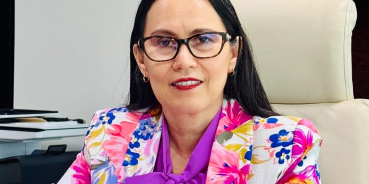 Llama Contraloría Gubernamental a borrar estigmas que violentan a la mujer