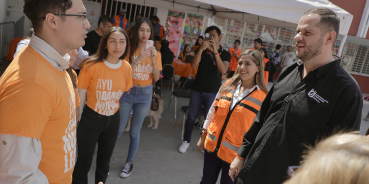 Lleva Secretaría de Participación Ciudadana servicios gubernamentales a la colonia Jardín Español en Mty