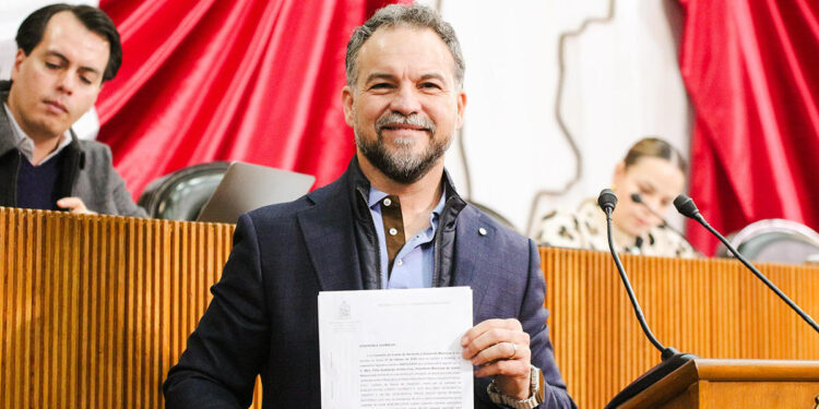 Respalda la iniciativa ciudadana para reconocer a los defensores del derecho