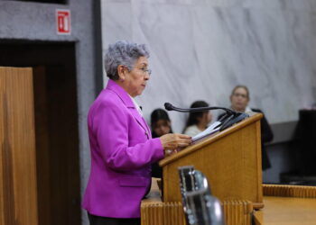 Piden mesa de díalogo para garantizar jubilaciones dignas para los maestros jubilados