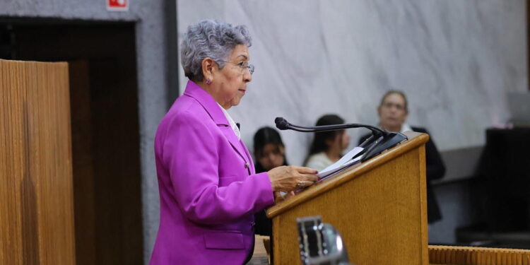 Piden mesa de díalogo para garantizar jubilaciones dignas para los maestros jubilados