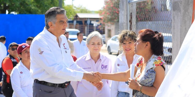 «Aquí estamos para ayudarlos»; Américo y María llevan apoyos a familias de Reynosa