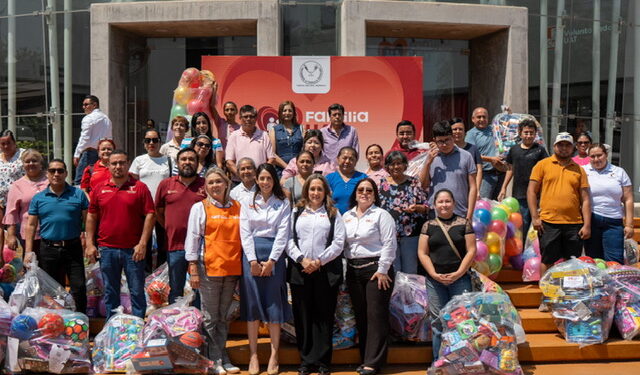 Alegrando corazones, la UAT entrega juguetes a la niñez tamaulipeca