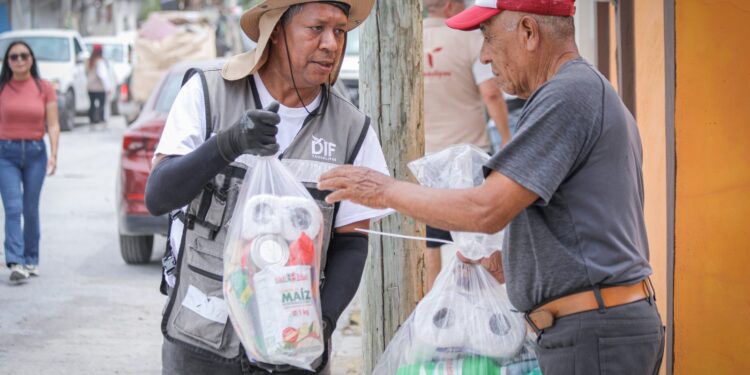 Continúa DIF Tamaulipas entregando apoyos a familias afectadas por lluvias e inundaciones en la frontera
