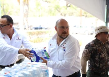 Entrega Secretaría General de Gobierno  alimentos y productos de limpieza para familias afectadas por lluvias en la zona fronteriza