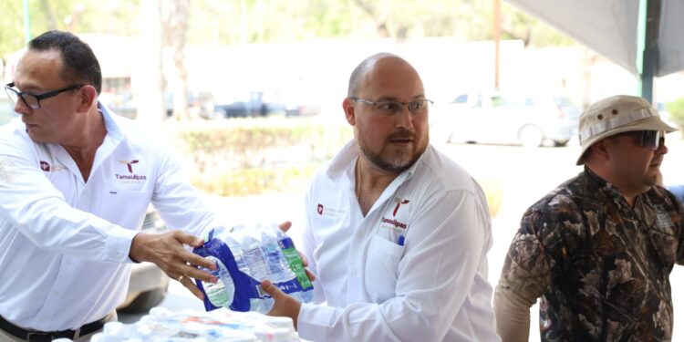 Entrega Secretaría General de Gobierno  alimentos y productos de limpieza para familias afectadas por lluvias en la zona fronteriza