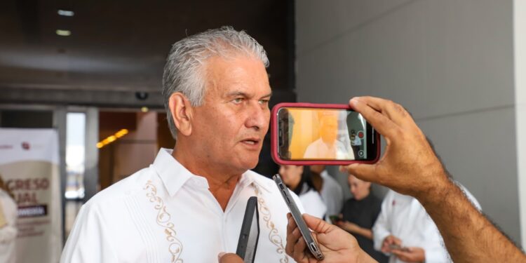 Exhorta Salud a la población a vacunarse y completar esquemas