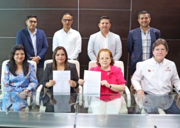 Firman contrato de donación de terreno para construcción del nuevo Hospital General de San Fernando