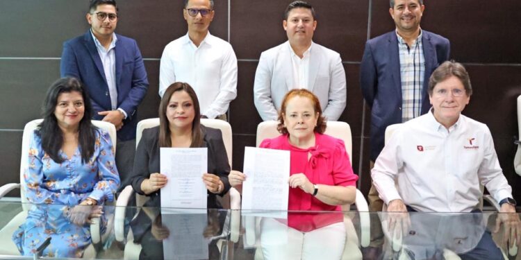 Firman contrato de donación de terreno para construcción del nuevo Hospital General de San Fernando