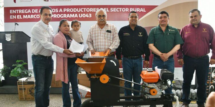 Impulsa Gobierno de Tamaulipas al campo con entrega de implementos agrícolas
