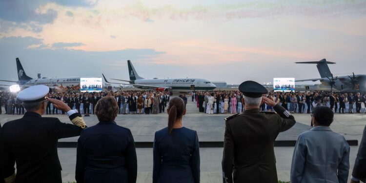 Inaugura Claudia Sheinbaum feria aeroespacial México 2025 en Zumpango, Estado de México