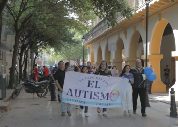 Realizan caminata de sensibilización, «Un Paso más por el Autismo»