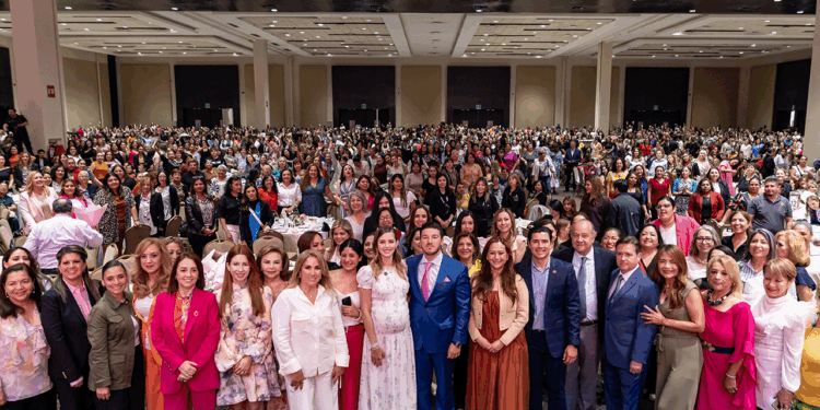 “Cuando se apoya a una madre, se apoya a la familia y futuro de NL”.- Samuel García