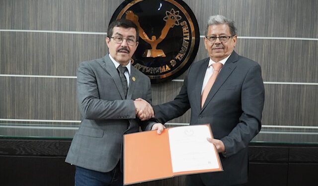 Designa rector a Ismael Quintanilla como abogado general de la UAT