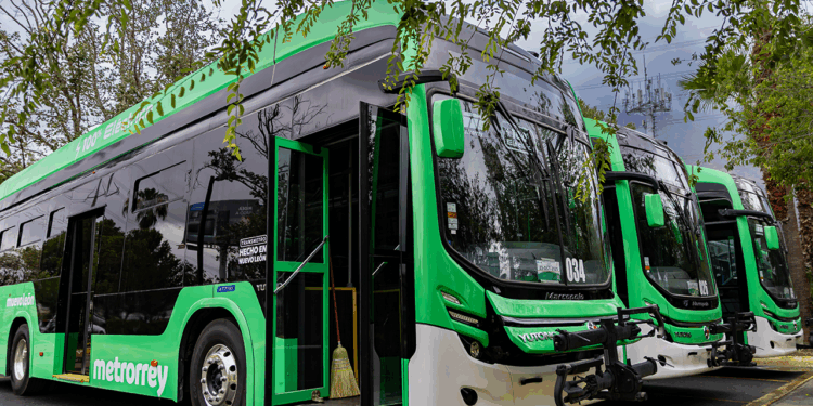 Inicia Gobernador operaciones de la Ruta Transmetro Garza Sada- Carretera Nacional