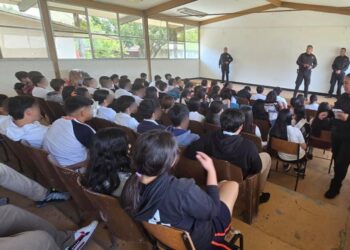 Mantiene Guardia Estatal de Género proximidad con estudiantes