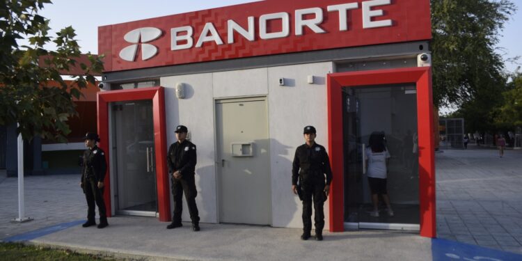 Vigilancia permanente de la Guardia Estatal en instituciones financieras