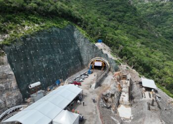 Américo Villarreal impulsa infraestructura verde: concreto ecológico y reforestación en carretera Mante–Ocampo–Tula