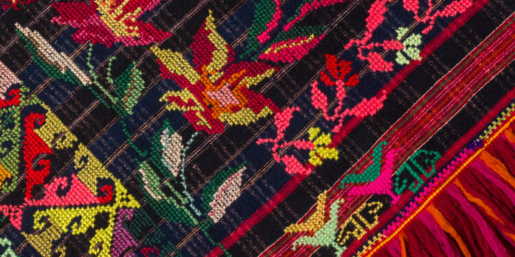 Disertará sobre la creatividad y vigencia del arte textil