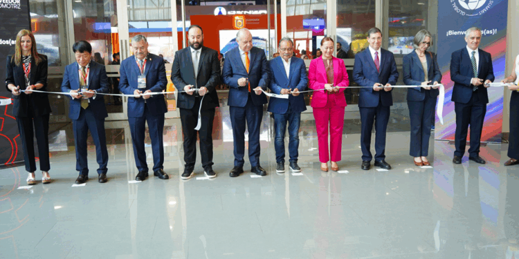 Inaugura Nuevo León cumbre líder en movilidad, tecnología e innovación: GTI 2025