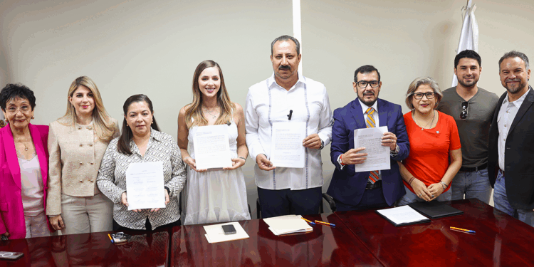 Presenta Mariana Rodríguez iniciativas contra el trabajo y explotación infantil