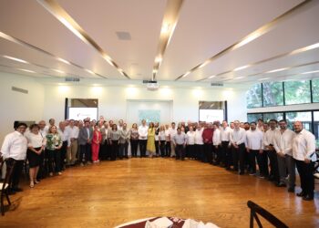 Reitera Américo su respeto a la libertad de expresión y pide a medios rescatar la verdad