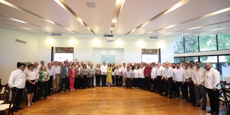 Reitera Américo su respeto a la libertad de expresión y pide a medios rescatar la verdad