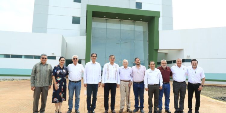 Supervisa Américo Villarreal avances del nuevo Hospital General de Ciudad Madero