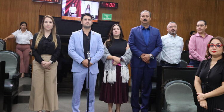 Toma protesta Glen Villarreal Zambrano como diputado