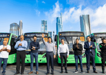 Entrega Gobernador 40 camiones con el sello de NL y tecnología de punta