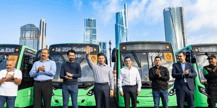 Entrega Gobernador 40 camiones con el sello de NL y tecnología de punta