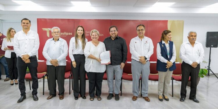 Entrega SET nombramientos de promoción a docentes y personal administrativo en Normales de Tamaulipas