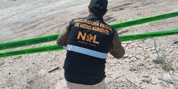 Impone Procuraduría Estatal de Medio Ambiente suspensión a escombrera ilegal en Pesquería