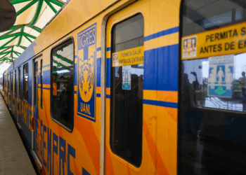 Presenta Gobernador vagón y estación Tigres