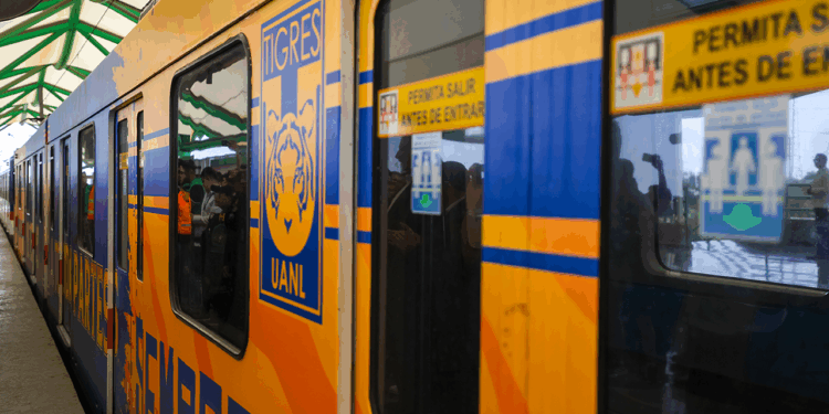 Presenta Gobernador vagón y estación Tigres