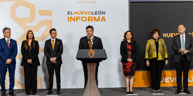 Refuerza Samuel García su gabinete