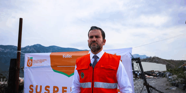 División Ambiental suspende tiradero clandestino y detiene a una persona en Santa Catarina