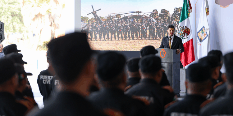 Entrega Gobernador méritos policiales a Fuerza Civil