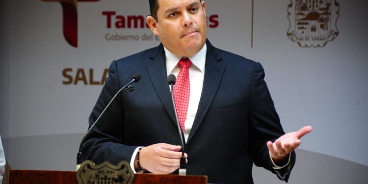 Benefició Cabeza de Vaca con contratos a los Carmona, denuncia Salud