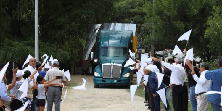Llega Virgen monumental a El Chorrito