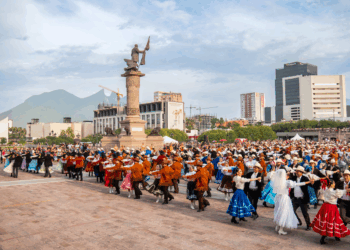 Se reúnen miles en La Macro para el gran cierre del 33 Mitote Folklórico