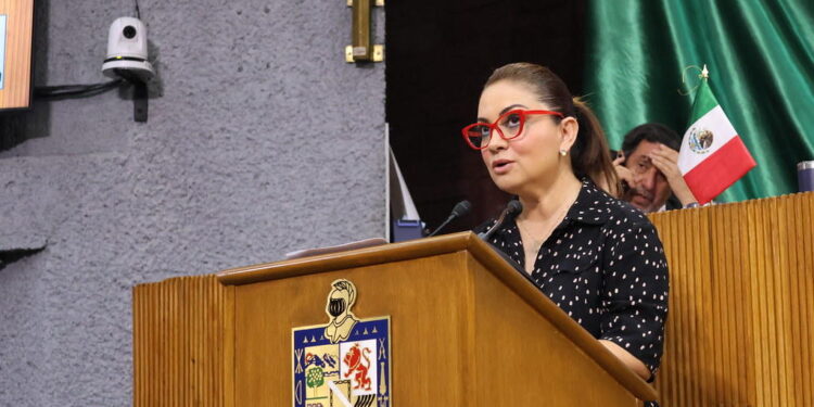 Impulsa Armida Serrato desfibriladores en espacios públicos y privados