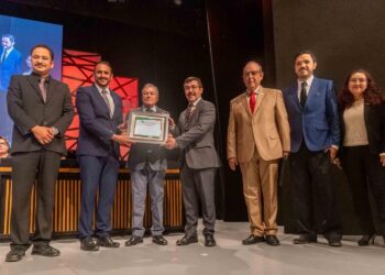 Entregan a la UAT nuevas certificaciones por su calidad educativa